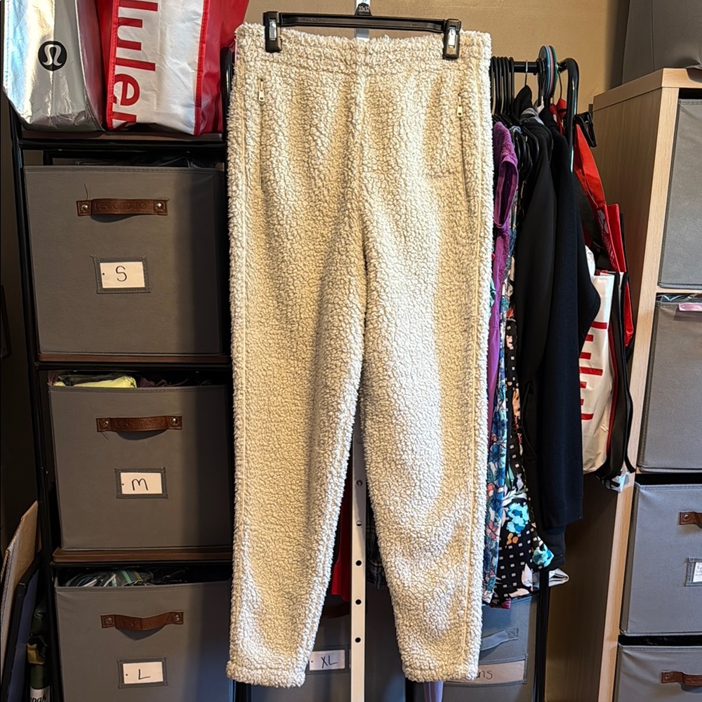 SKIMS Teddy Jogger Lounge Pants Sz Small Off White Bone - Picture 2 of 7